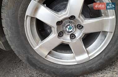 Седан Skoda Fabia 2004 в 