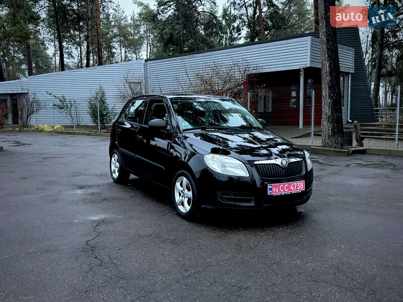 Хэтчбек Skoda Fabia 2009 в Виннице