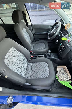 Хэтчбек Skoda Fabia 2006 в Житомире