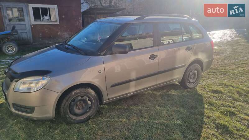 Универсал Skoda Fabia 2009 в Мигове