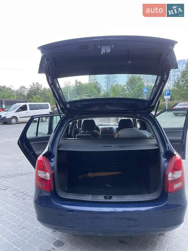 Хэтчбек Skoda Fabia 2010 в Львове