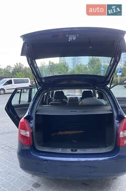 Хэтчбек Skoda Fabia 2010 в 