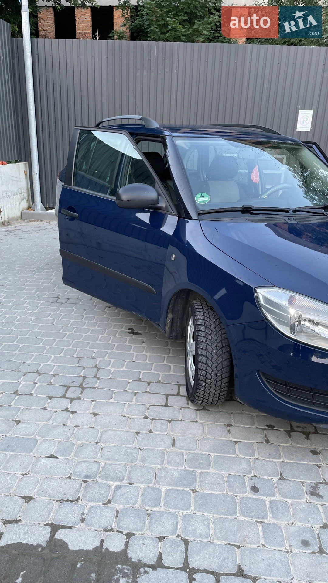 2010 Skoda Fabia - мініатюра 2