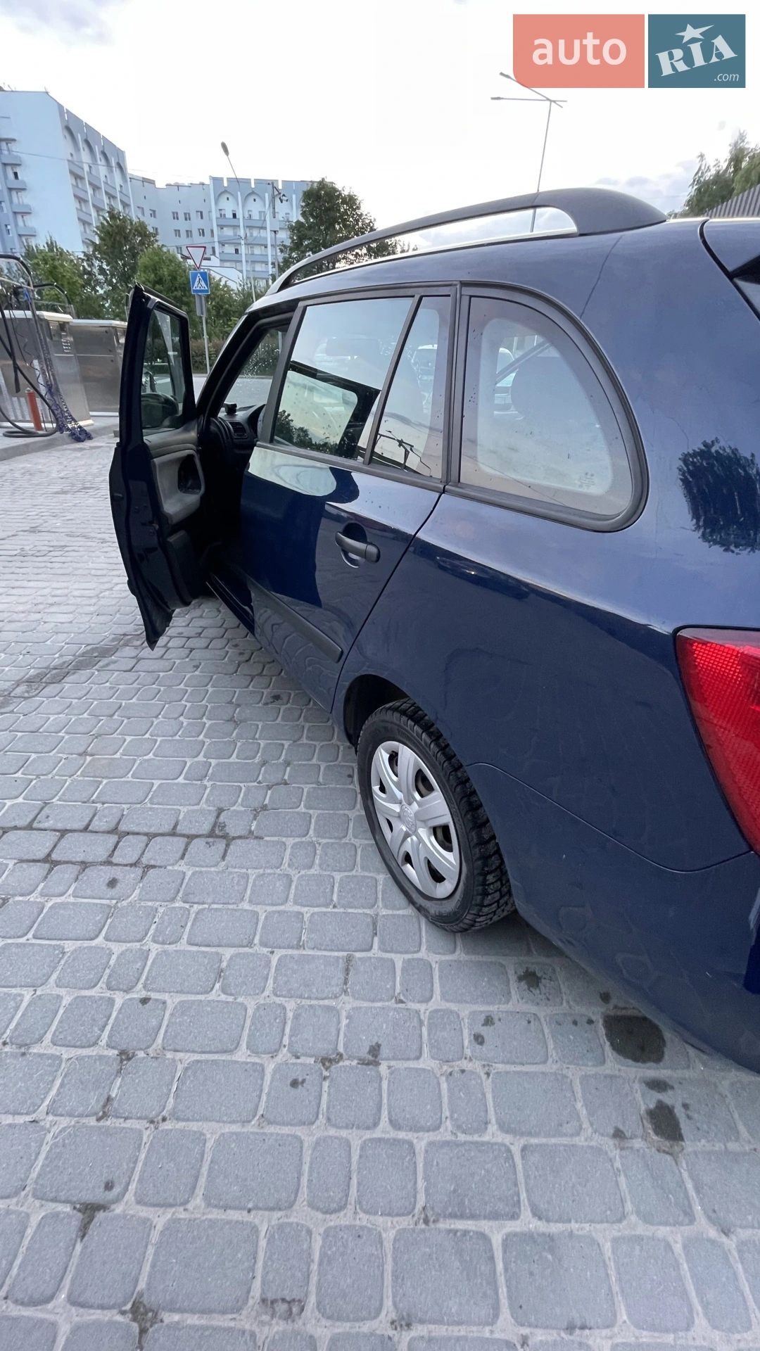 2010 Skoda Fabia - мініатюра 13