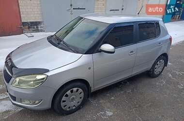 Хетчбек Skoda Fabia 2013 в Дніпрі