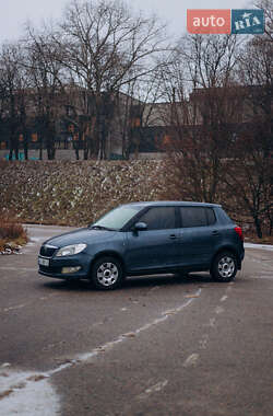 Хетчбек Skoda Fabia 2012 в Дніпрі