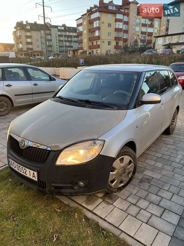 Універсал Skoda Fabia 2010 в Ужгороді