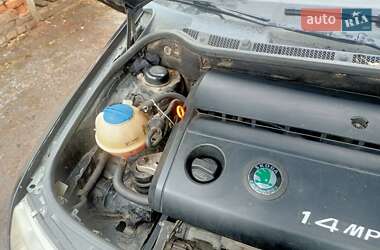 Хэтчбек Skoda Fabia 2003 в 