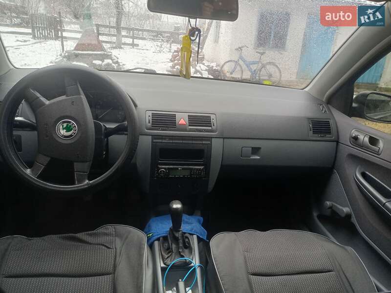 Хетчбек Skoda Fabia 2003 в Звягелі
