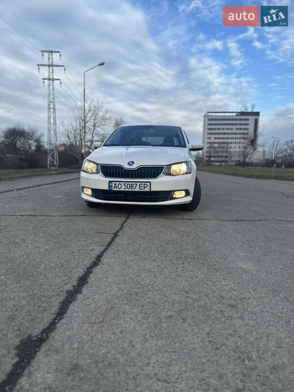 Хетчбек Skoda Fabia 2014 в 