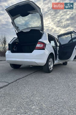 Хетчбек Skoda Fabia 2014 в 