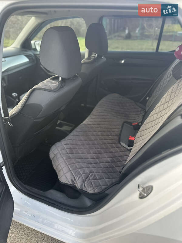 Хэтчбек Skoda Fabia 2014 в Сваляве