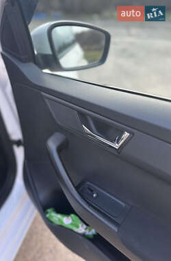 Хетчбек Skoda Fabia 2014 в 