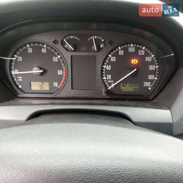 Седан Skoda Fabia 2002 в Липовці