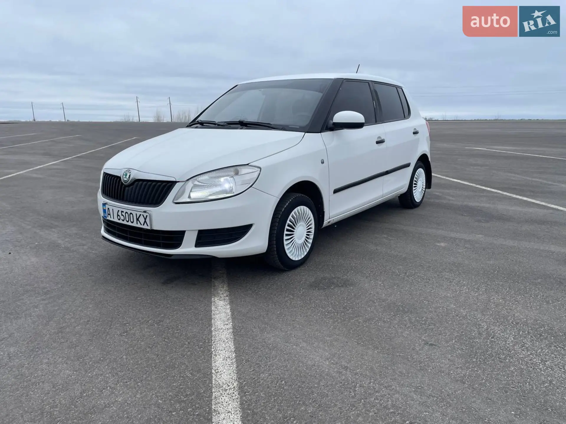 2011 Skoda Fabia - мініатюра 2