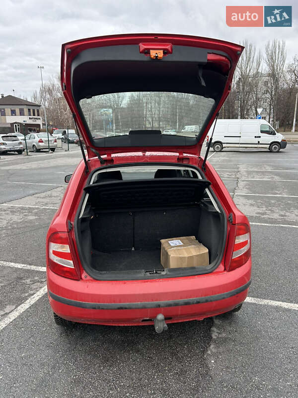 Хэтчбек Skoda Fabia 2004 в Запорожье