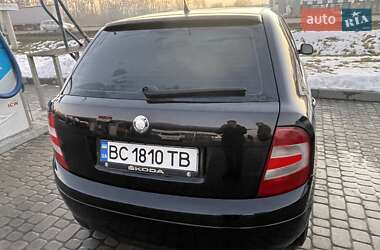 Хэтчбек Skoda Fabia 2004 в Львове