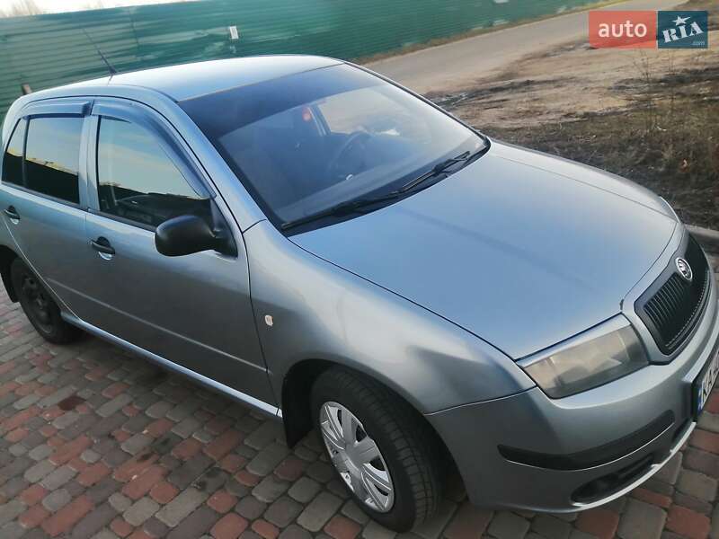 Хэтчбек Skoda Fabia 2006 в Киеве