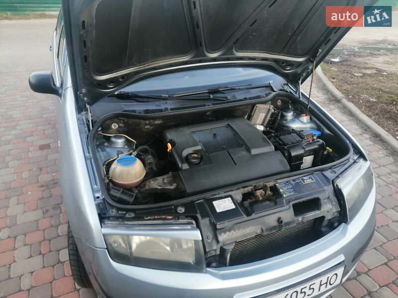 Хэтчбек Skoda Fabia 2006 в Киеве