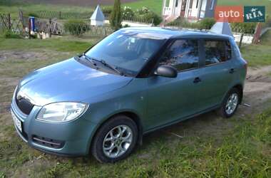 Хэтчбек Skoda Fabia 2007 в 