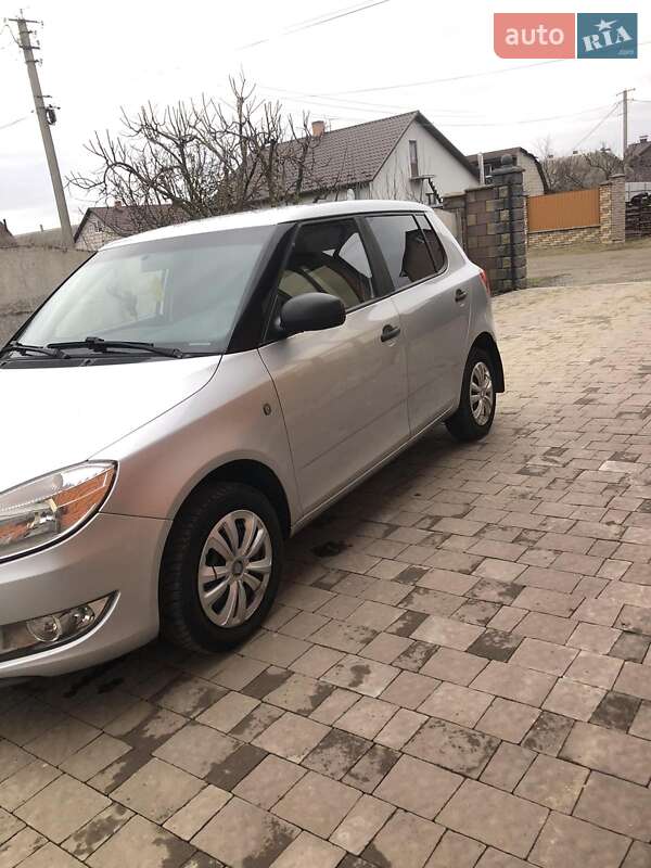 Хэтчбек Skoda Fabia 2010 в 