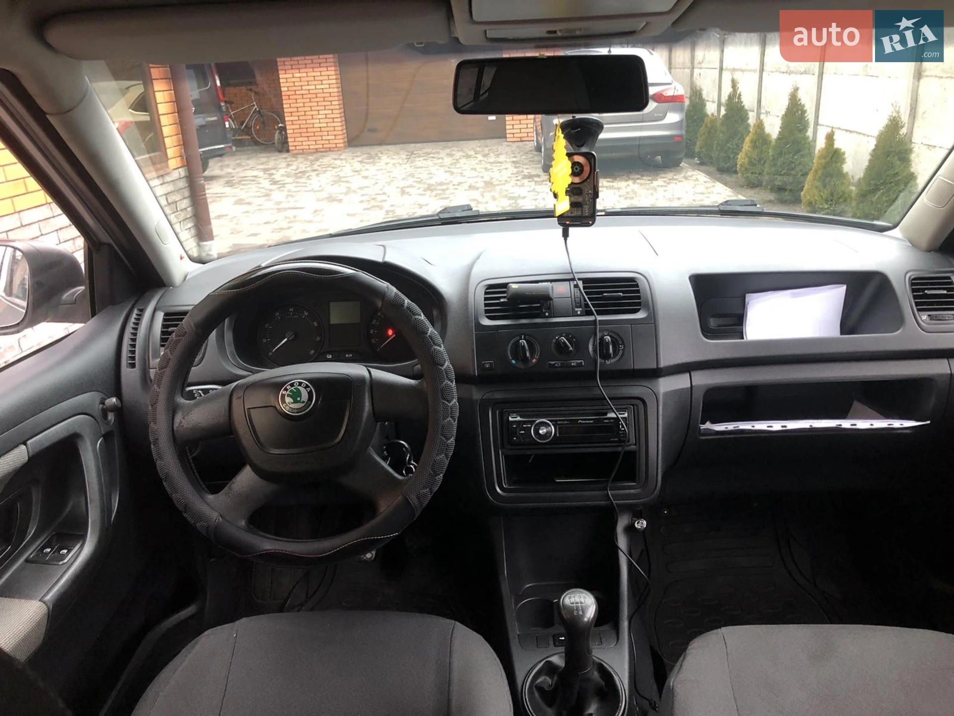 2010 Skoda Fabia - мініатюра 2