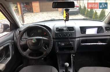 Хэтчбек Skoda Fabia 2010 в 