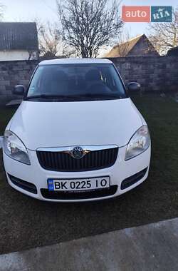 Универсал Skoda Fabia 2009 в Вараше