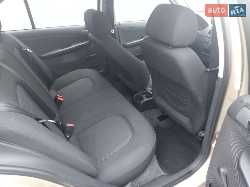 Седан Skoda Fabia 2005 в Тернополі