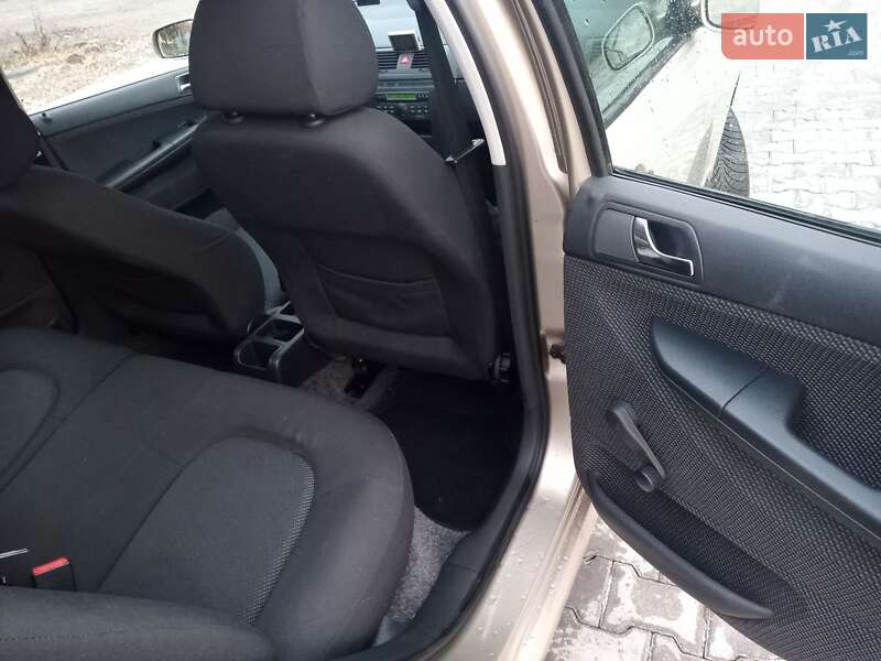Седан Skoda Fabia 2005 в Тернополі