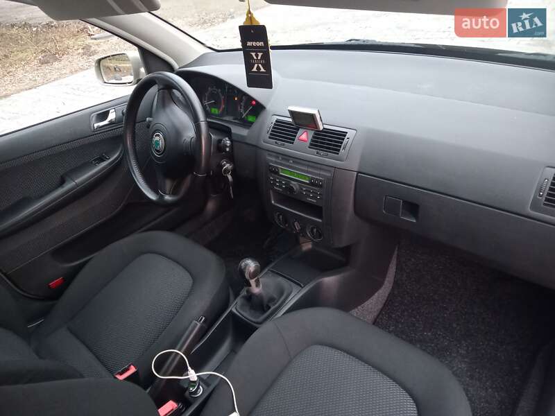 Седан Skoda Fabia 2005 в Тернополі