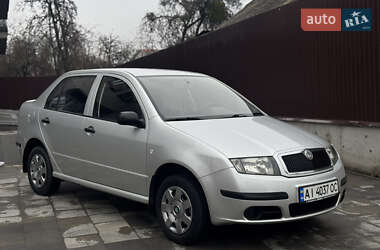 Седан Skoda Fabia 2005 в Киеве