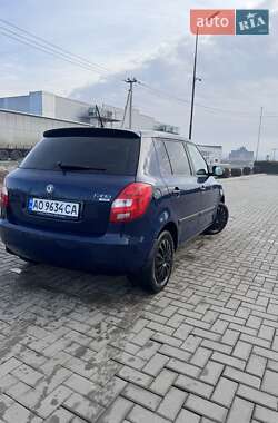 Хэтчбек Skoda Fabia 2010 в 