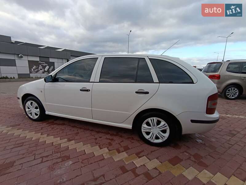 Універсал Skoda Fabia 2004 в Сарнах