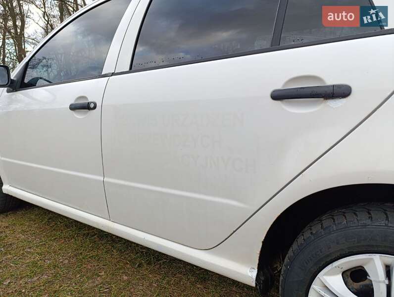 Універсал Skoda Fabia 2004 в Сарнах