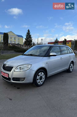 Універсал Skoda Fabia 2009 в Липовій Долині