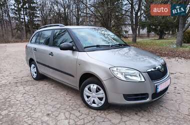 Универсал Skoda Fabia 2009 в Чернигове