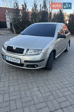 Седан Skoda Fabia 2004 в Черновцах