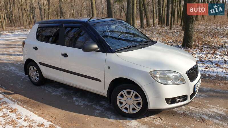 Хэтчбек Skoda Fabia 2008 в Лубнах