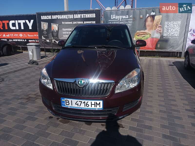 Хэтчбек Skoda Fabia 2011 в Лубнах