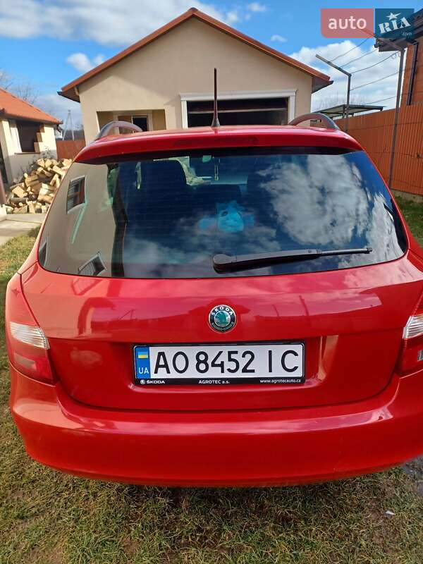 Універсал Skoda Fabia 2012 в Ужгороді
