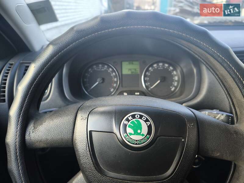 Универсал Skoda Fabia 2011 в Владимире