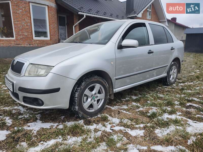 Седан Skoda Fabia 2004 в Бережанах