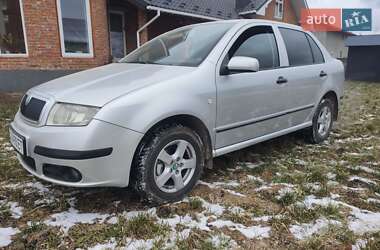 Седан Skoda Fabia 2004 в 