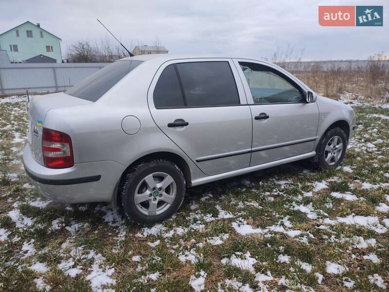 Седан Skoda Fabia 2004 в Бережанах