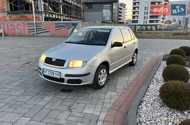 Хэтчбек Skoda Fabia 2005 в Хусте