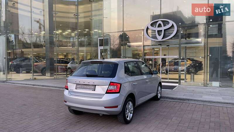 Хэтчбек Skoda Fabia 2020 в Киеве