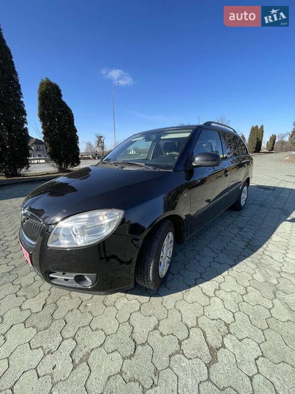 Универсал Skoda Fabia 2008 в Дубно