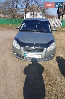 Хэтчбек Skoda Fabia 2008 в 