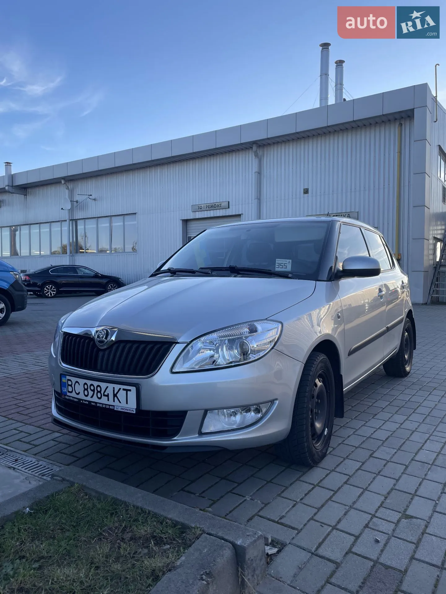 2012 Skoda Fabia - мініатюра 2